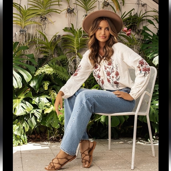 Cupio Tops - Cupio Boho Top $78 NEW Long Sleeve Lightweight Flowy Ivory White Wine Embroidery